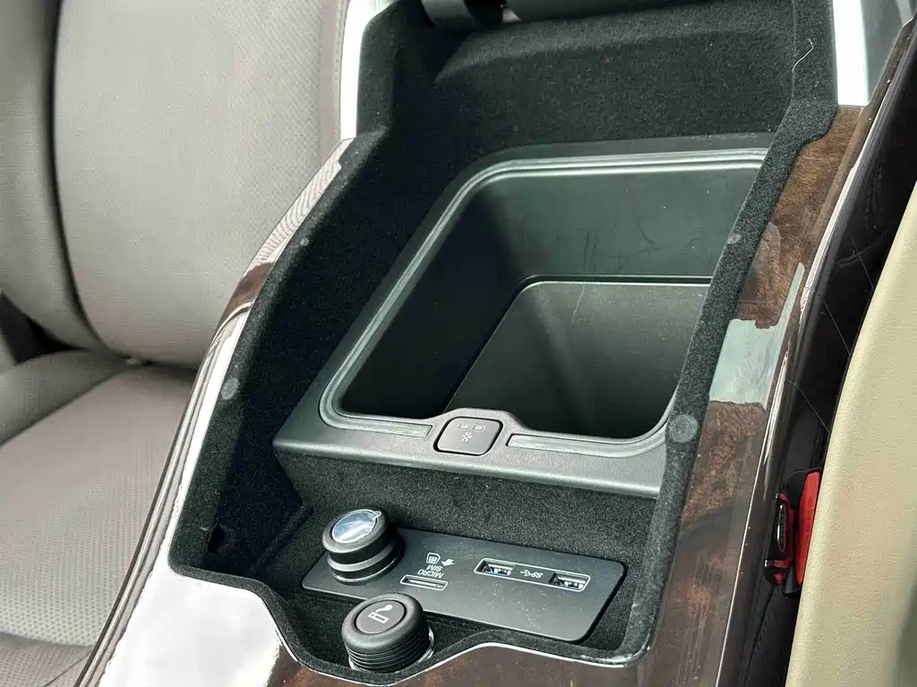 Land Rover Range Rover — миниатюра 11