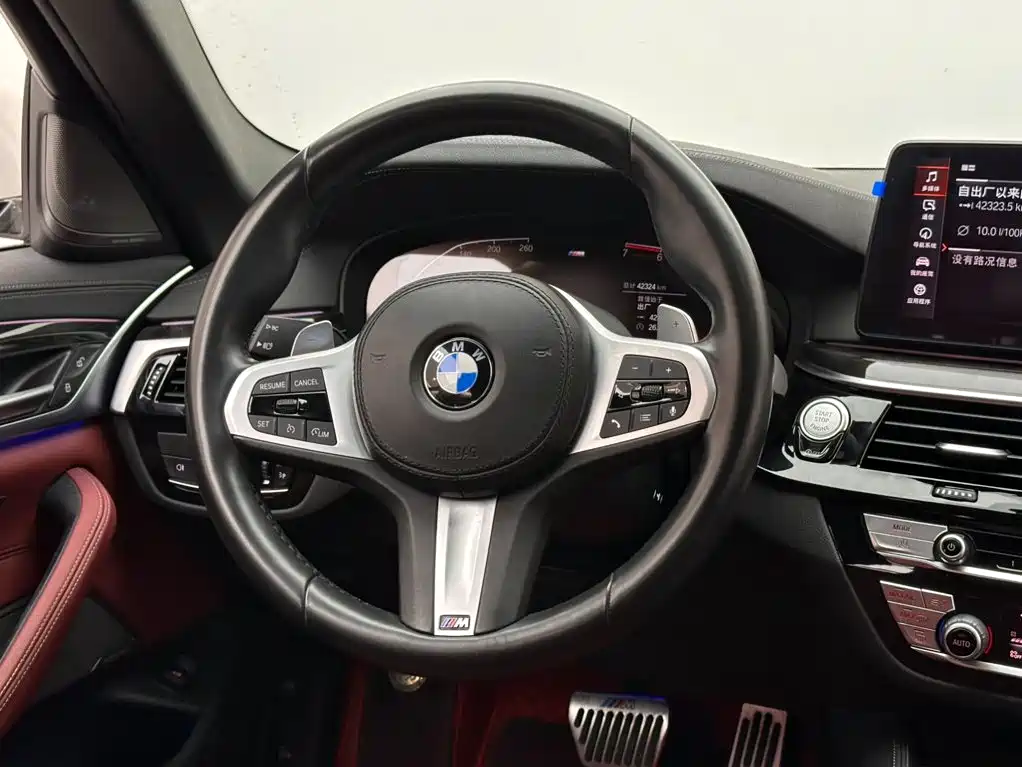 BMW 5 Series — миниатюра 12