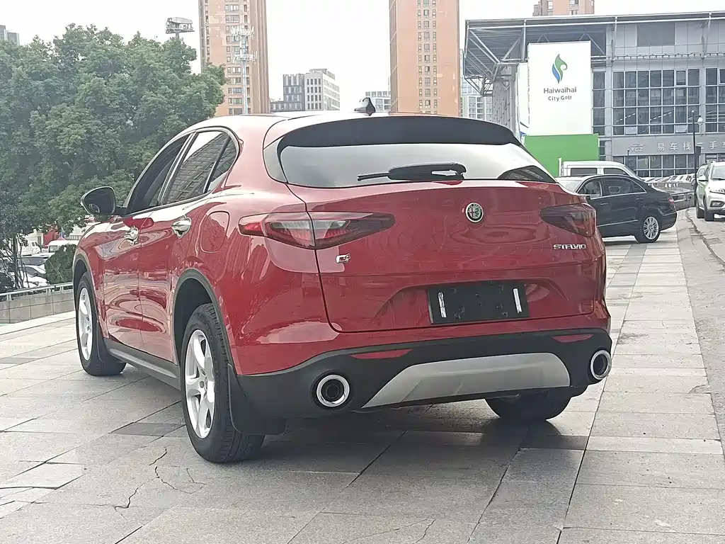 Alfa Romeo Stelvio — миниатюра 6