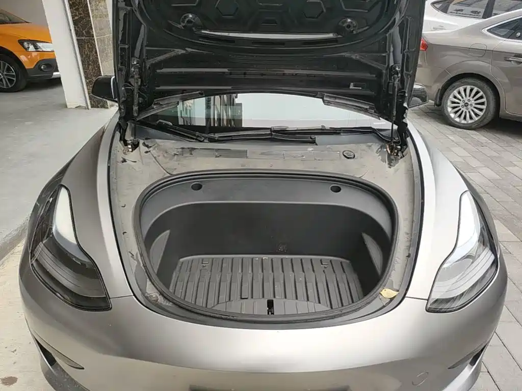 Tesla Model 3 — миниатюра 20