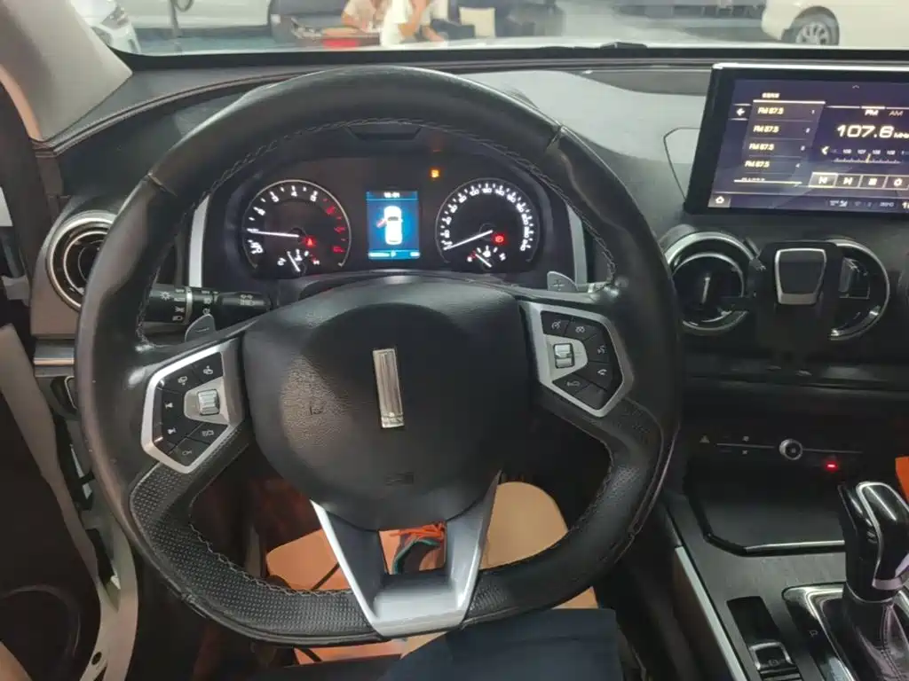 Wey Wey VV5 — миниатюра 10