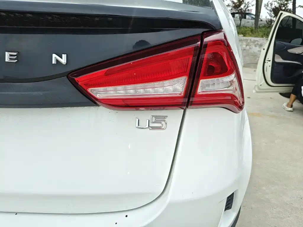 Luxgen U5 SUV — миниатюра 8