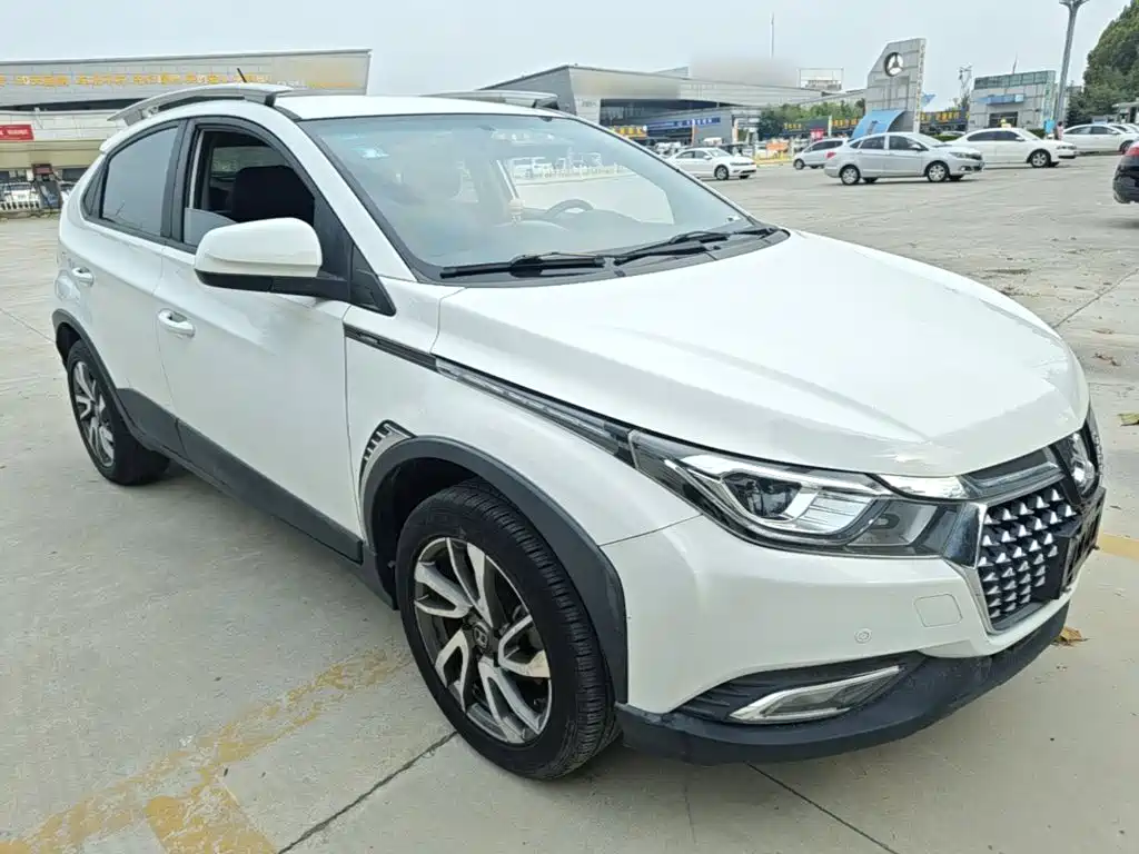 Luxgen U5 SUV — миниатюра 4