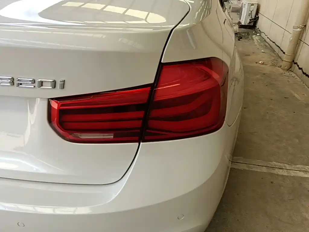BMW 3 Series — миниатюра 8