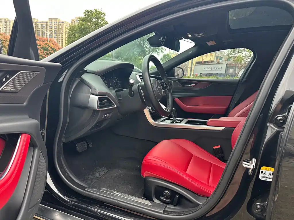 Jaguar XEL — миниатюра 7