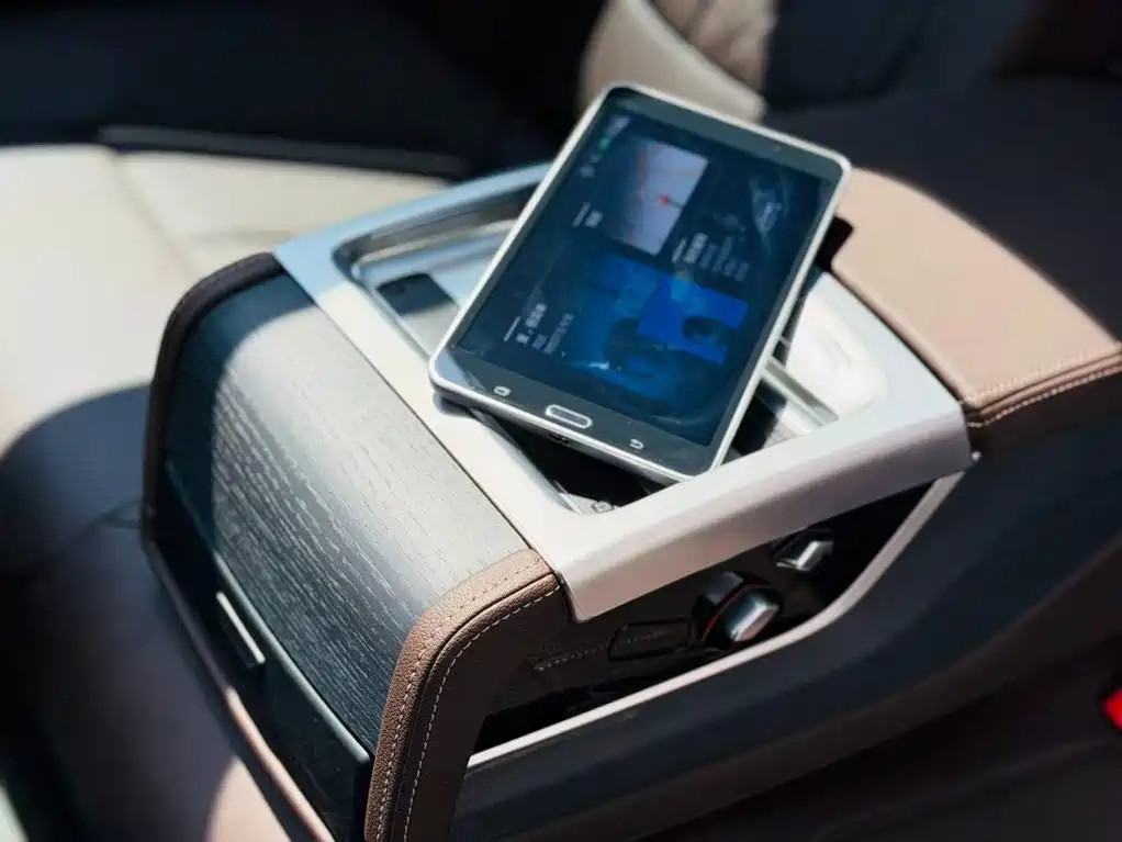 BMW 5 Series — миниатюра 21