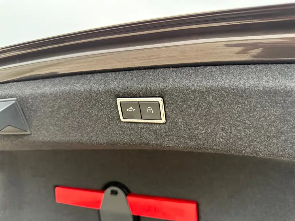 Volkswagen Phideon — миниатюра 18