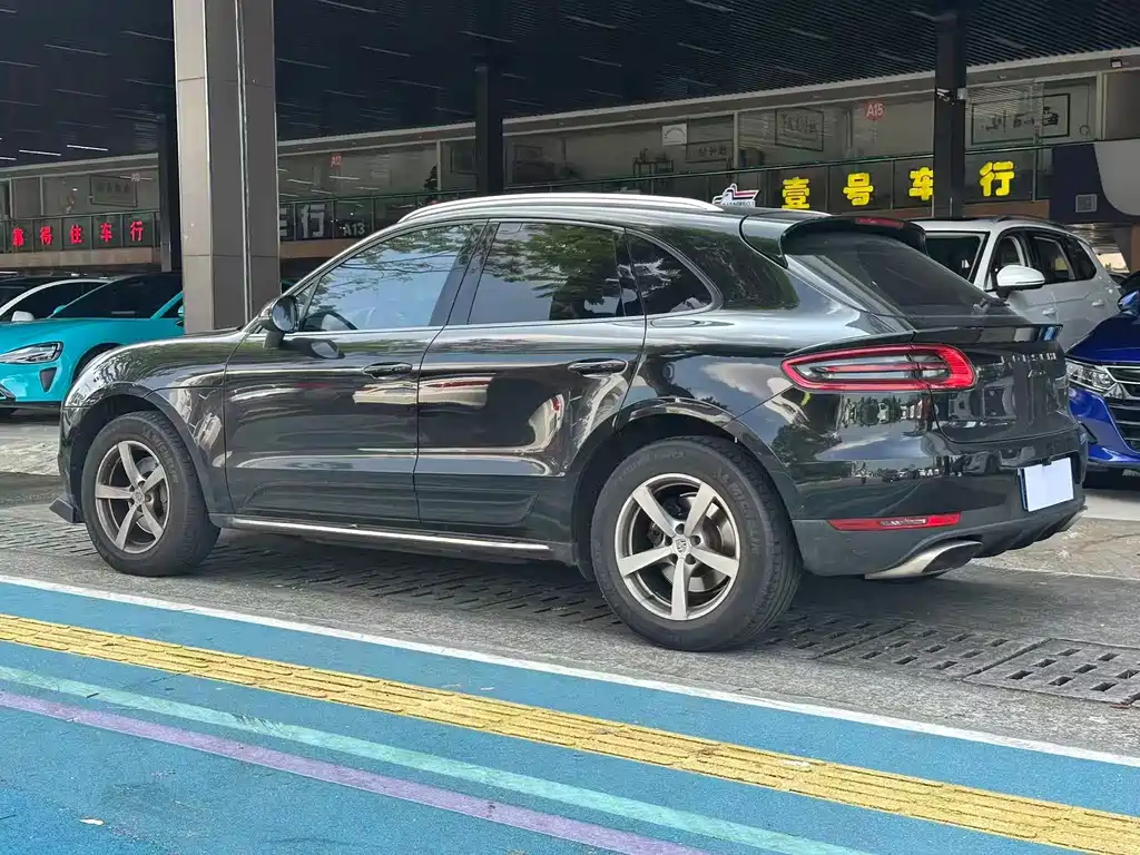 Porsche Macan — миниатюра 12