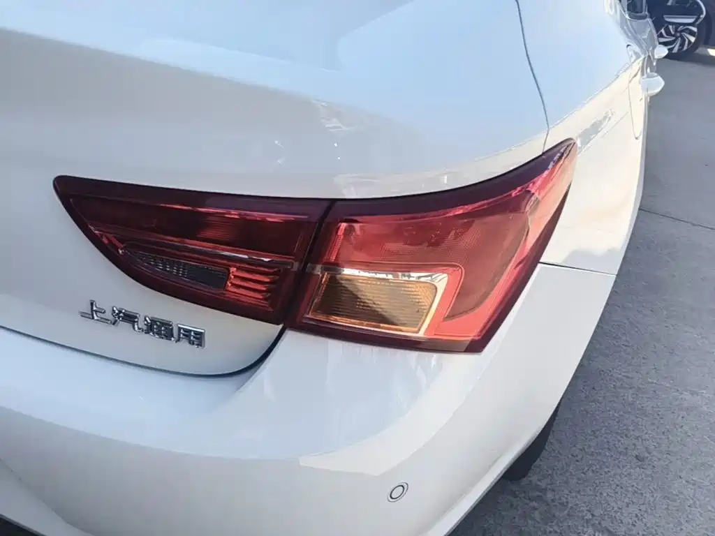Buick Verano — миниатюра 8