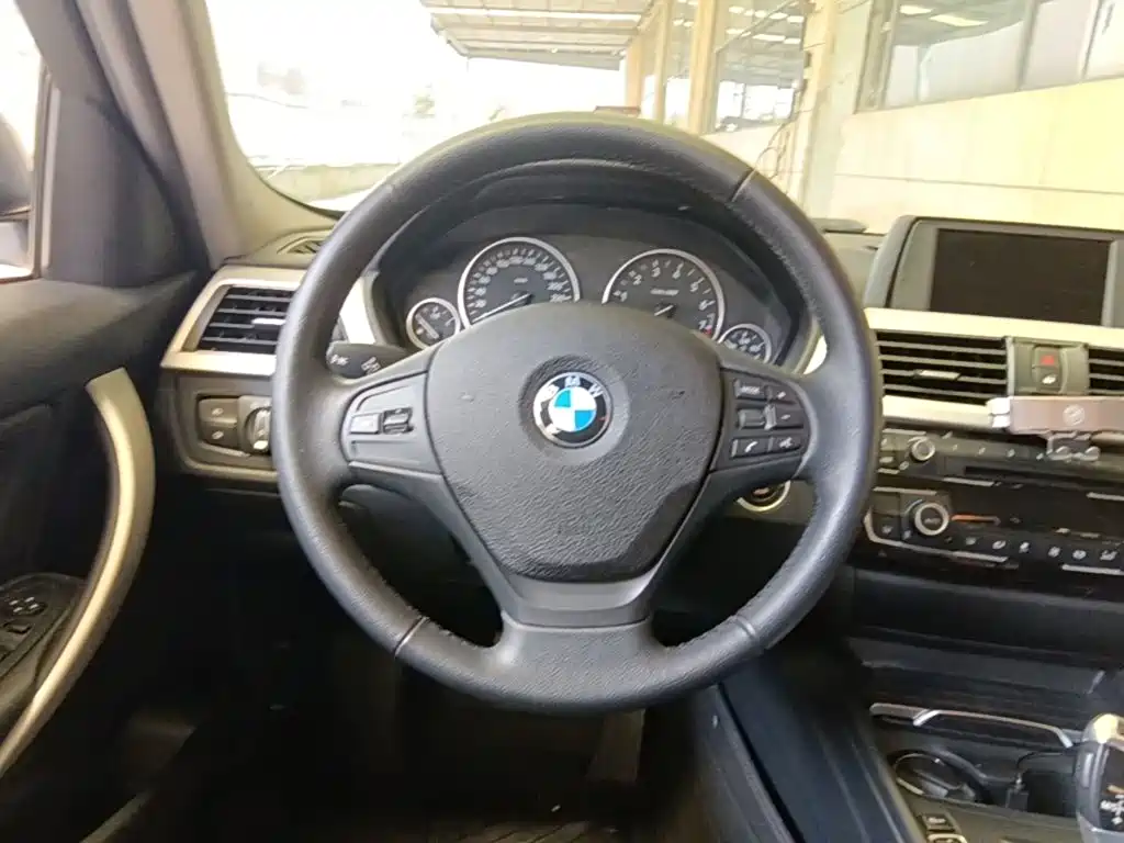 BMW 3 Series — миниатюра 11