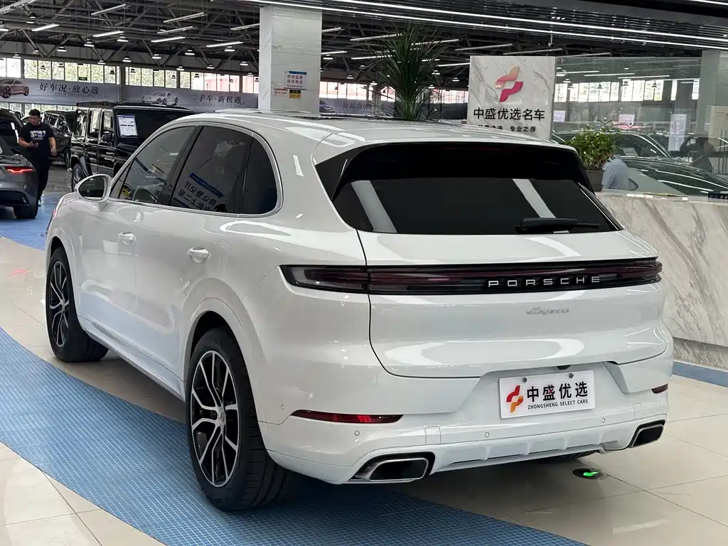 Porsche Cayenne — миниатюра 6