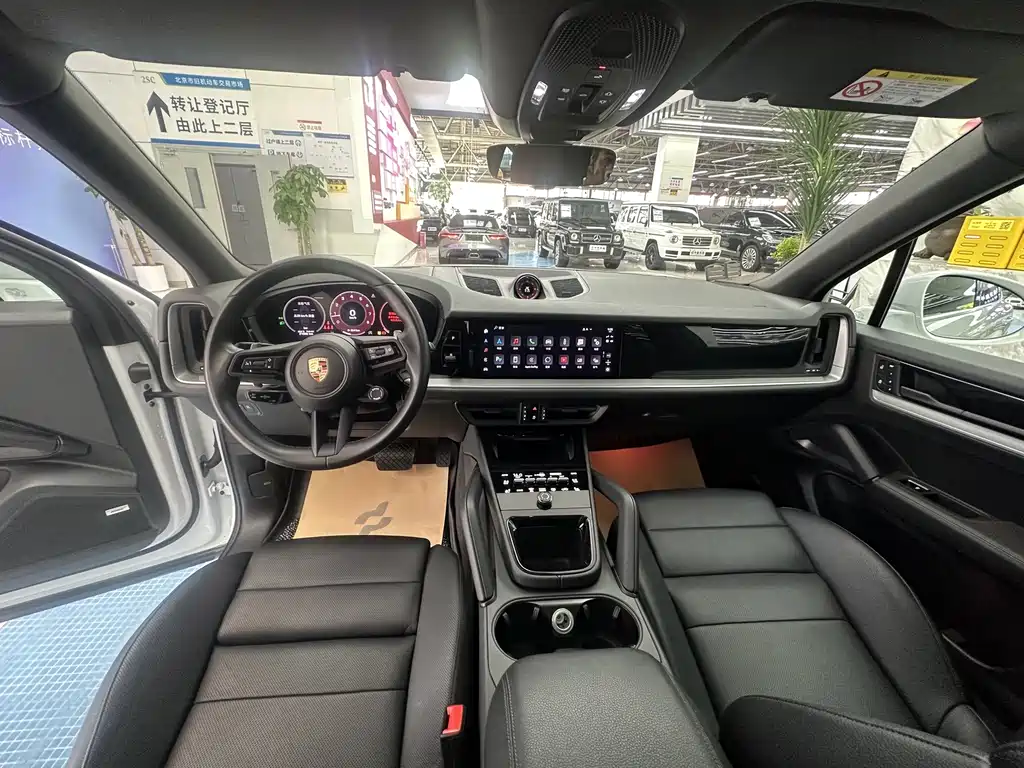 Porsche Cayenne — миниатюра 14