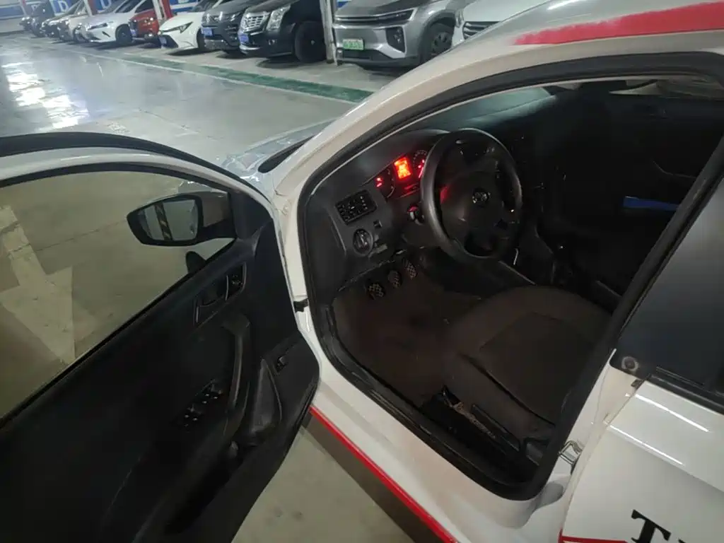 Volkswagen Santana — миниатюра 18