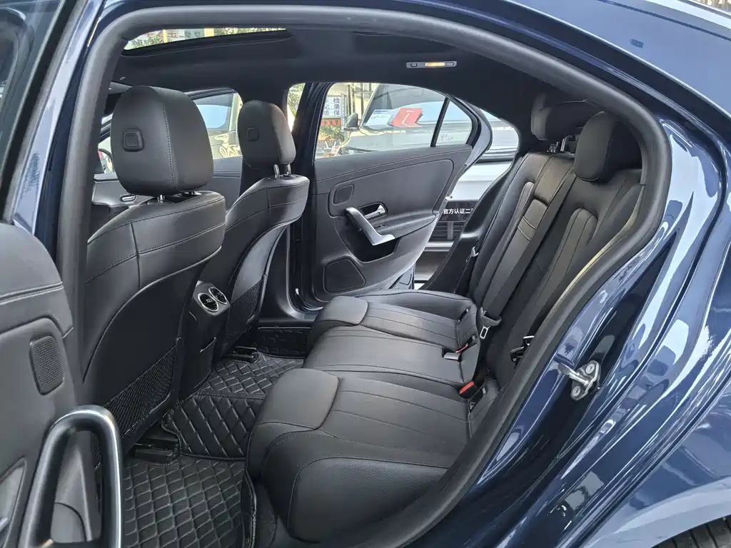Mercedes-Benz A-Class — миниатюра 10