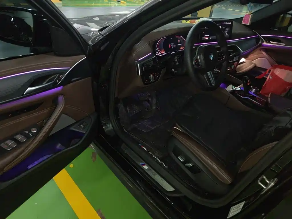 BMW 5 Series — миниатюра 13