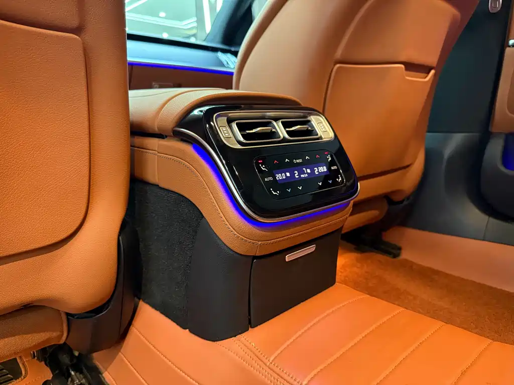 Mercedes-Benz S-Class — миниатюра 7