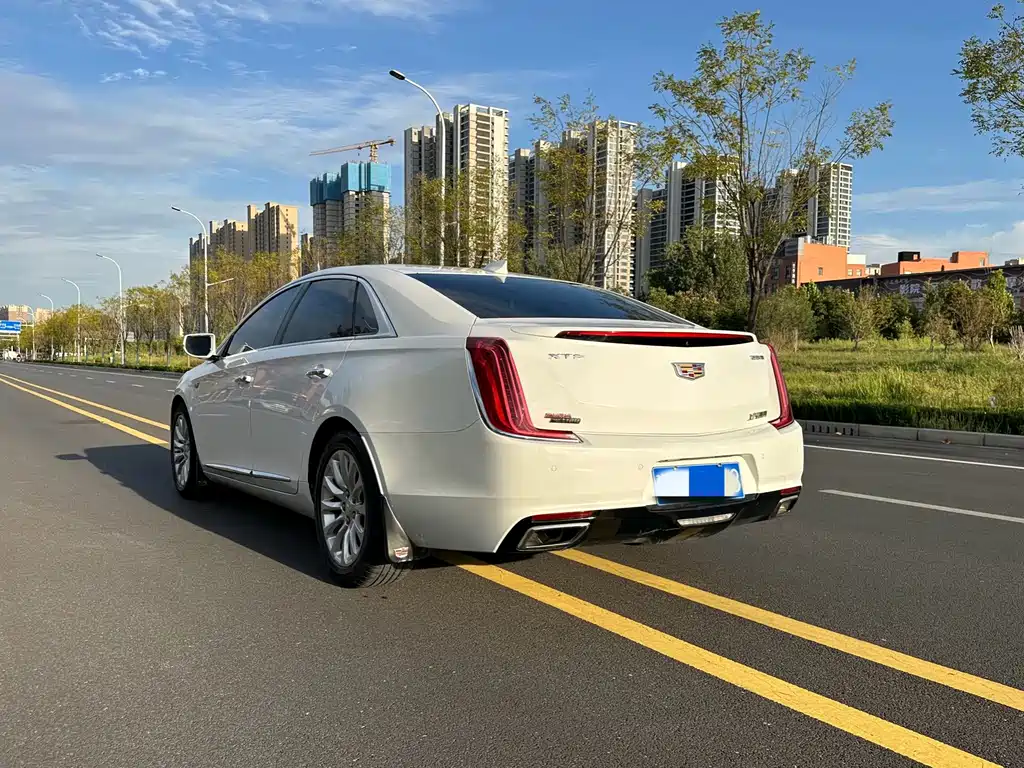 Cadillac XTS — миниатюра 4