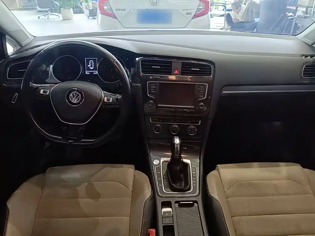 Volkswagen Golf — миниатюра 10