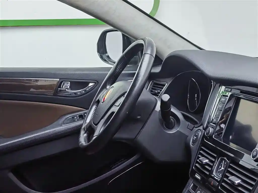 Hongqi H7 2015 2.0T Luxury