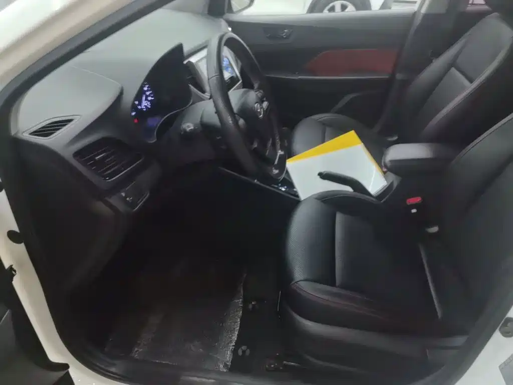 Hyundai Verna — миниатюра 15
