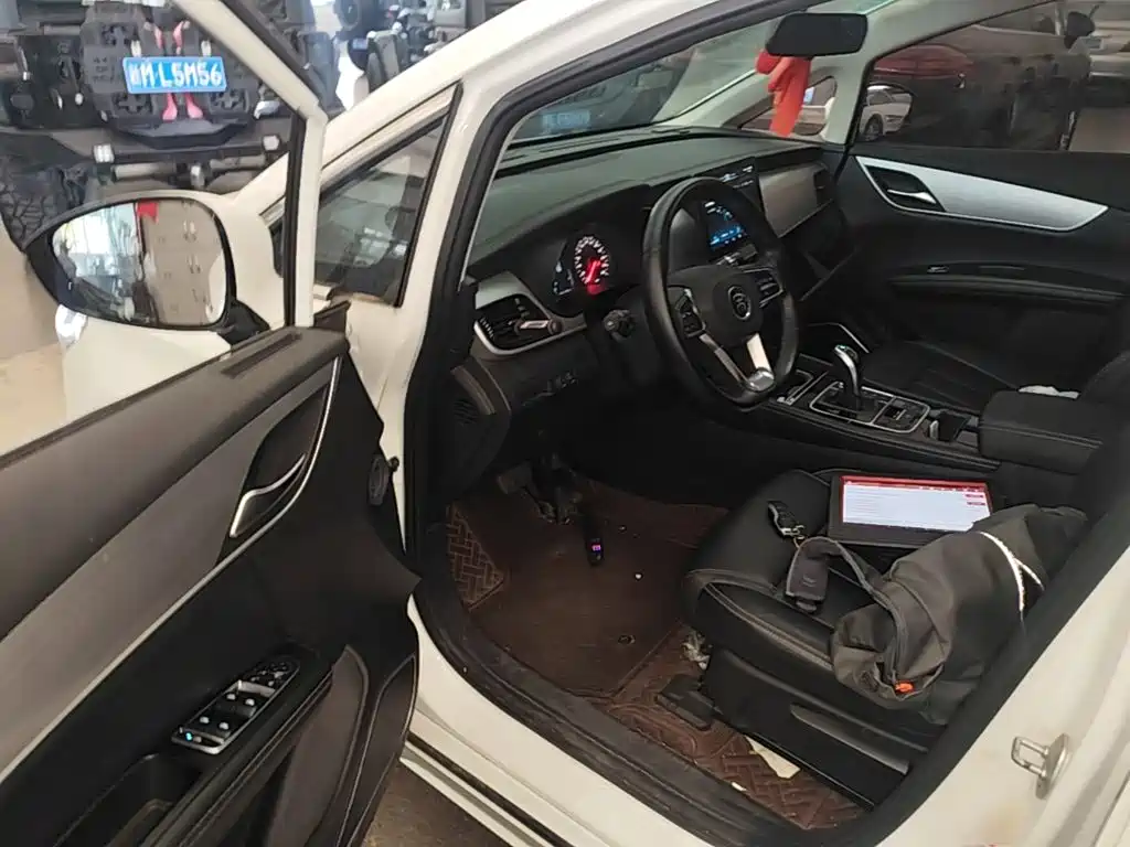 BYD MAX — миниатюра 16