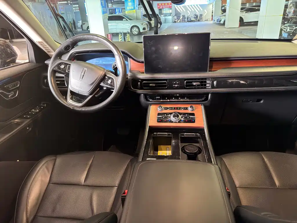 Lincoln Aviator — миниатюра 8