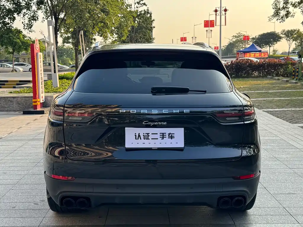 Porsche Cayenne — миниатюра 13