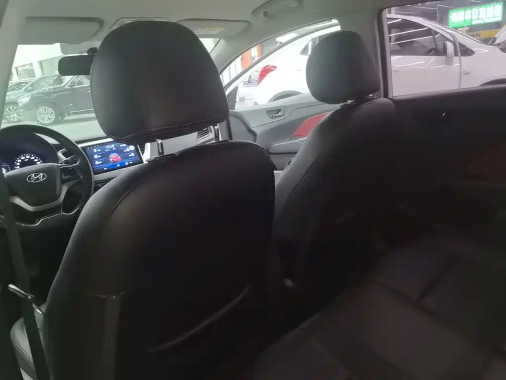 Hyundai Verna — миниатюра 18