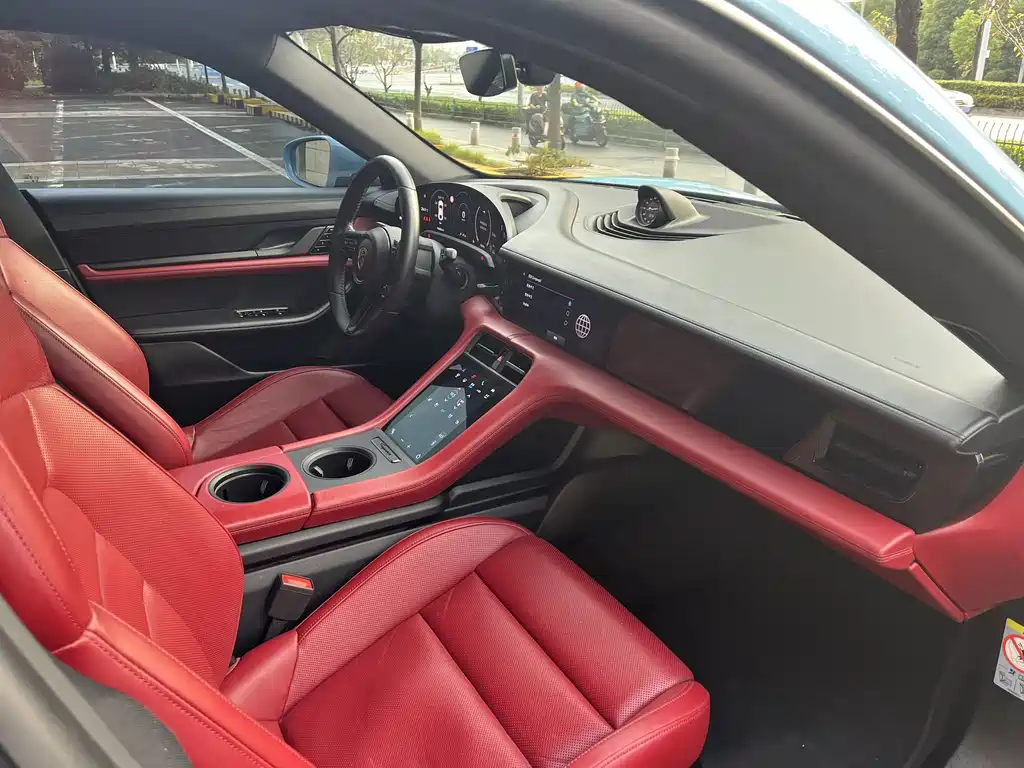 Porsche Taycan — миниатюра 8