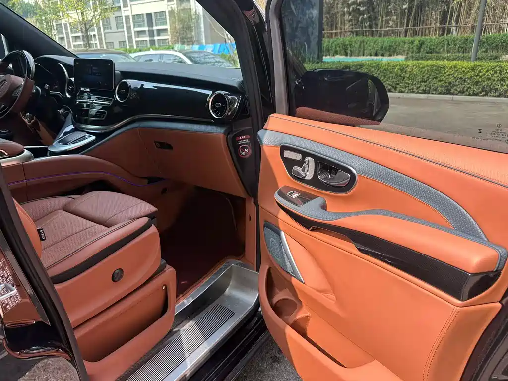 Mercedes-Benz V-Class — миниатюра 7