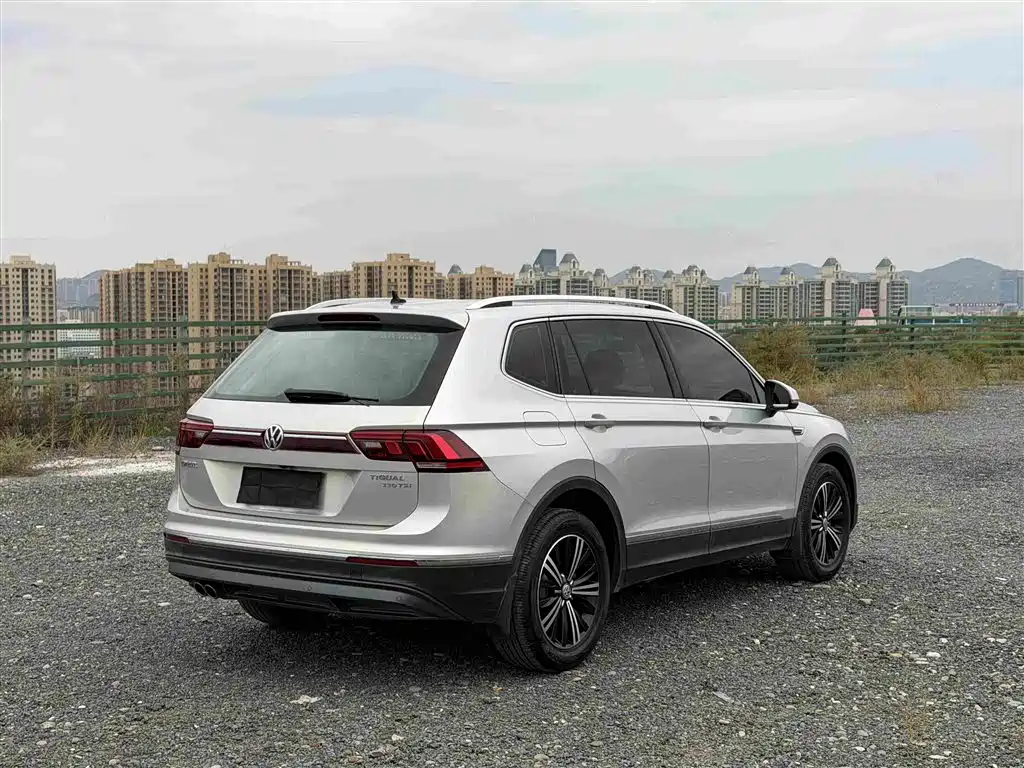 Volkswagen Tiguan L — миниатюра 4