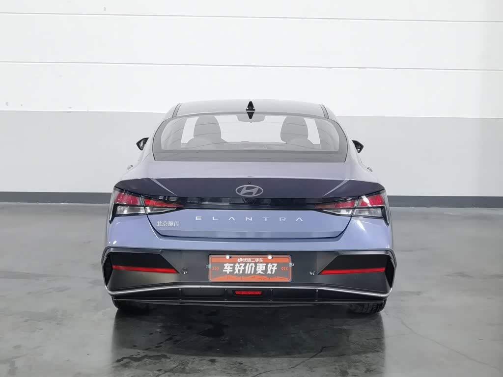Hyundai Elantra 1.5 л 2024 г. Голубой, пробег 11200 км