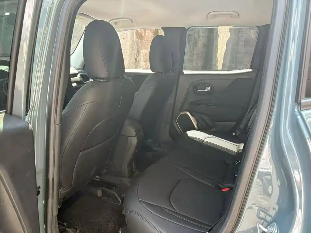 Jeep Renegade — миниатюра 17