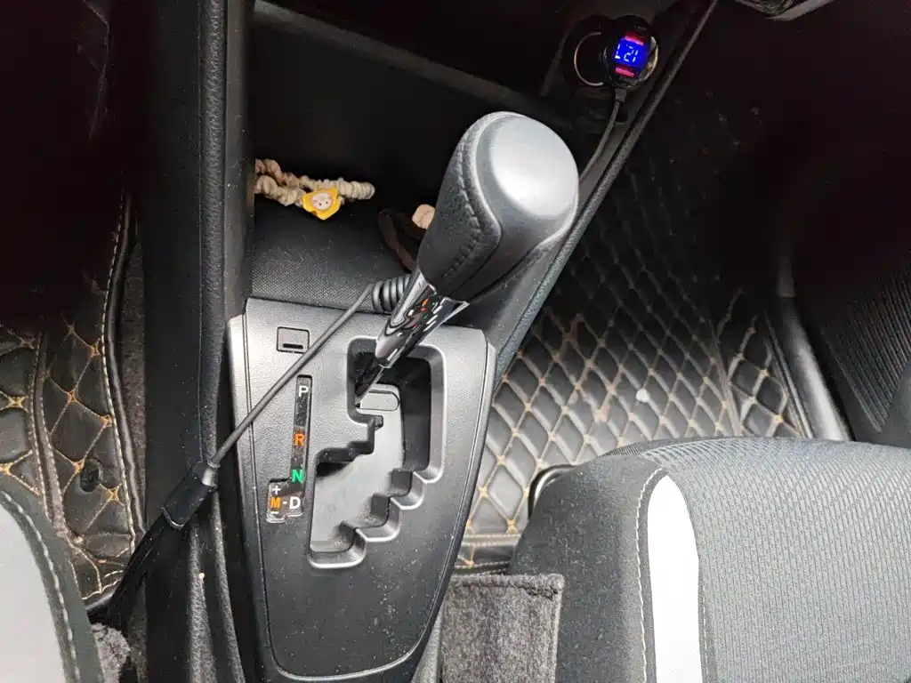Toyota Yaris L — миниатюра 10