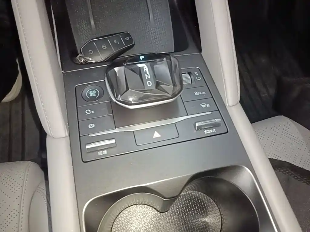 BYD Yuan UP — миниатюра 19