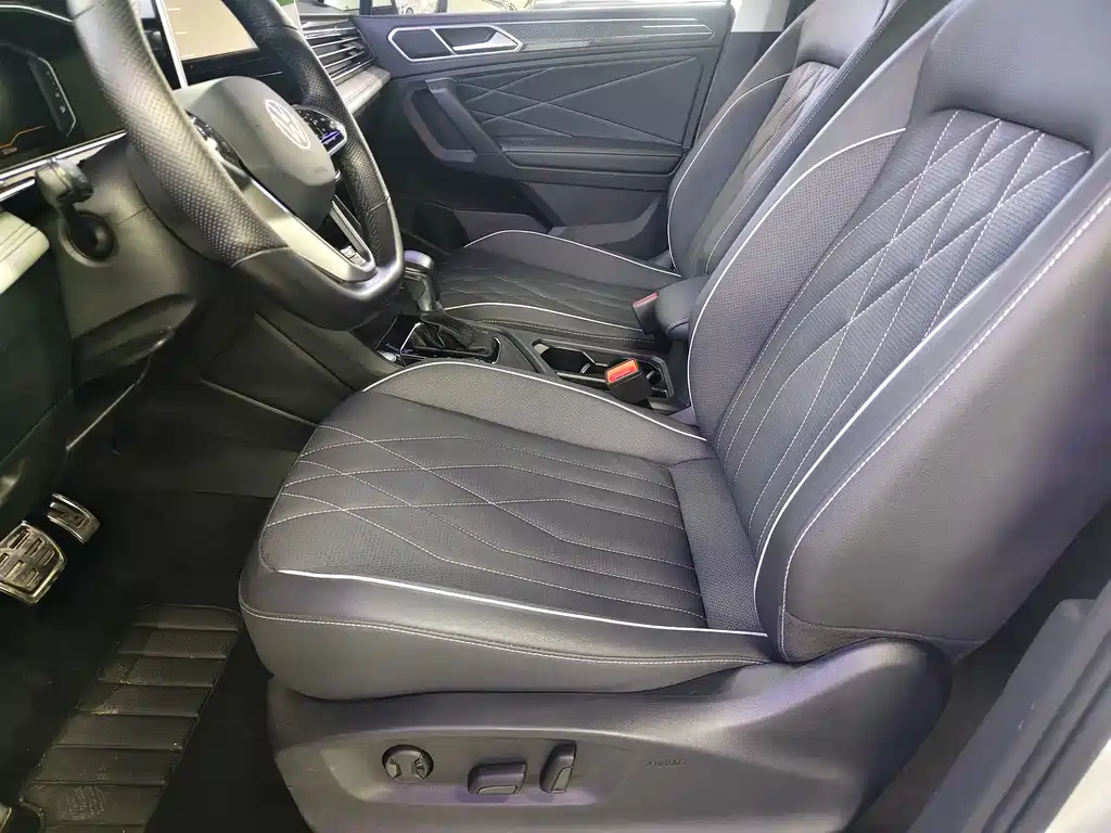 Volkswagen Tiguan L — миниатюра 4