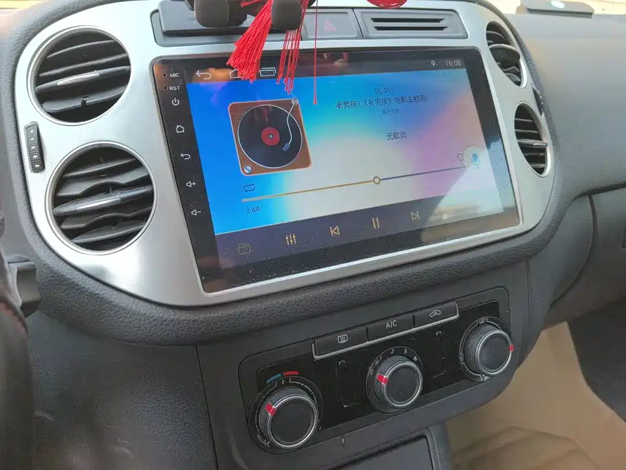Volkswagen Tiguan — миниатюра 13