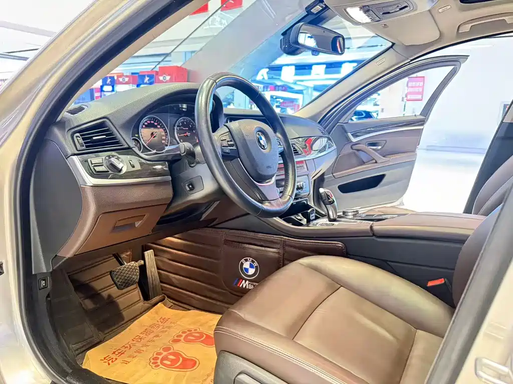 BMW 5 Series — миниатюра 8