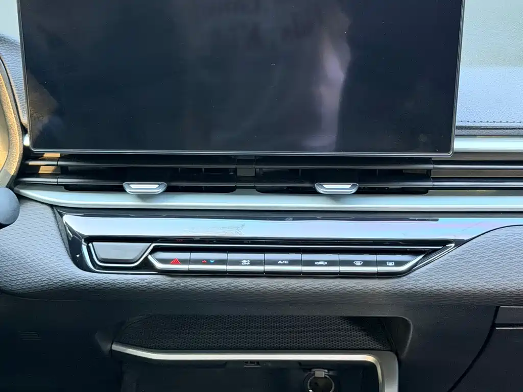 Geely Emgrand — миниатюра 14