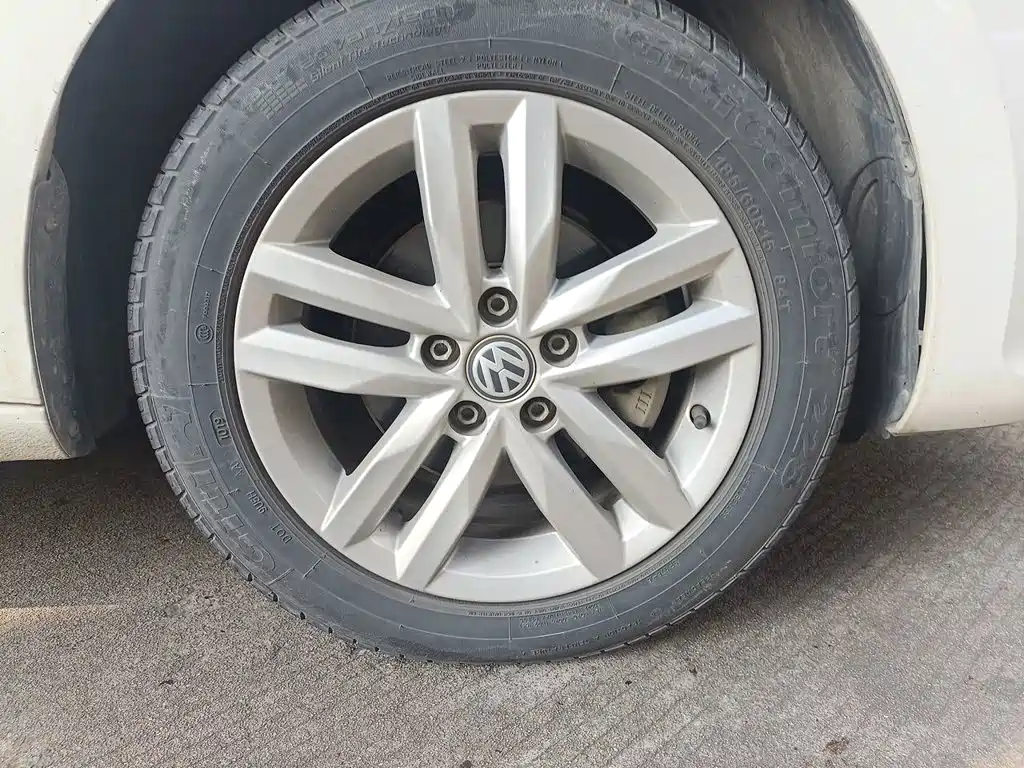 Volkswagen Santana — миниатюра 8