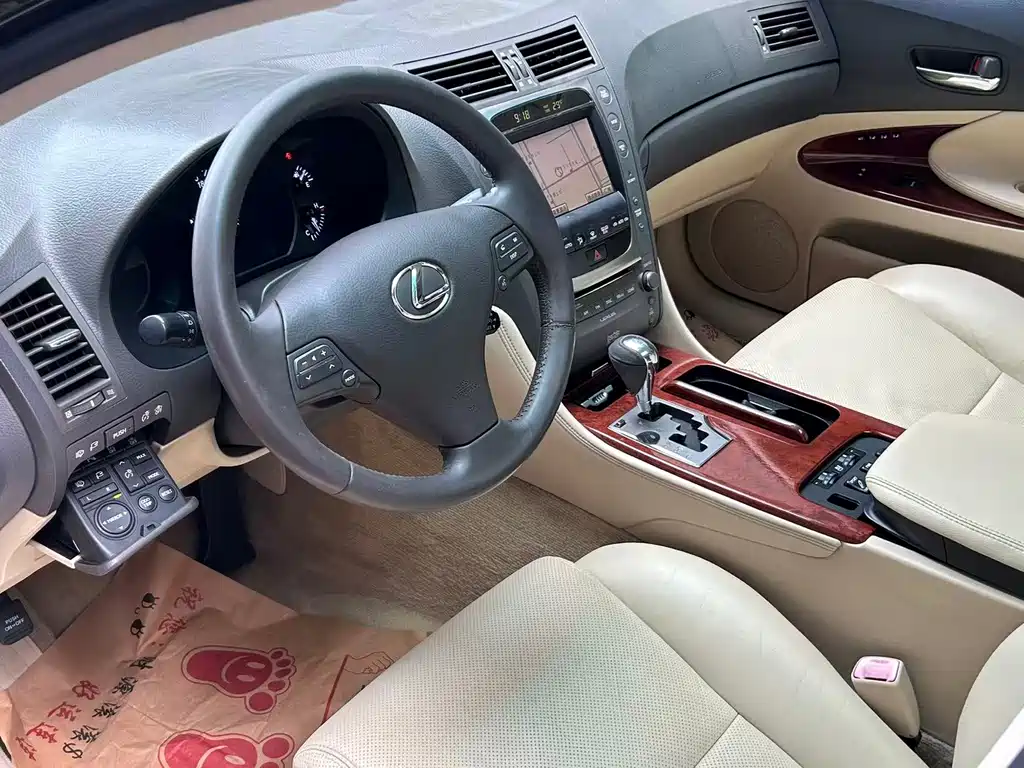Lexus GS — миниатюра 8