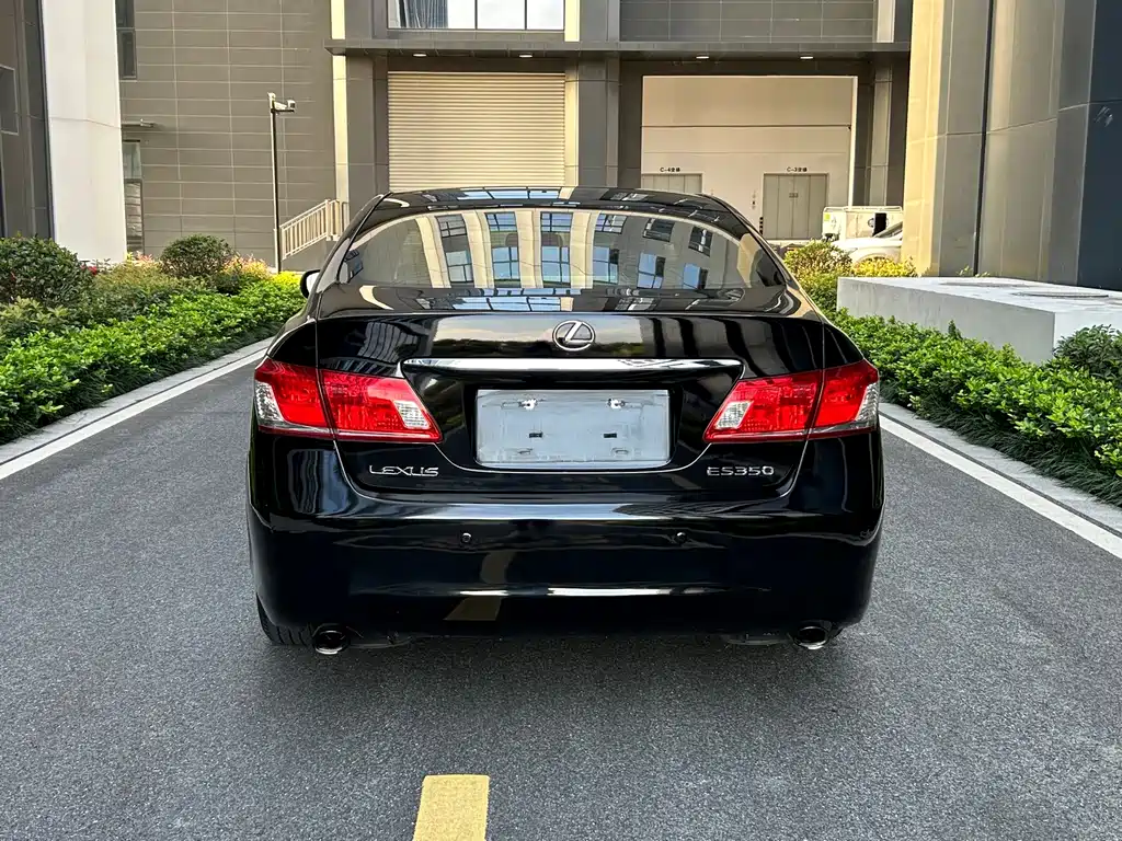 Lexus ES — миниатюра 6