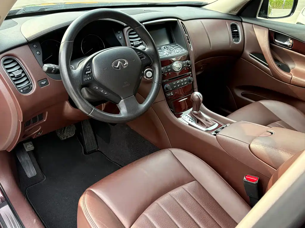Infiniti QX50 2013 2.5L