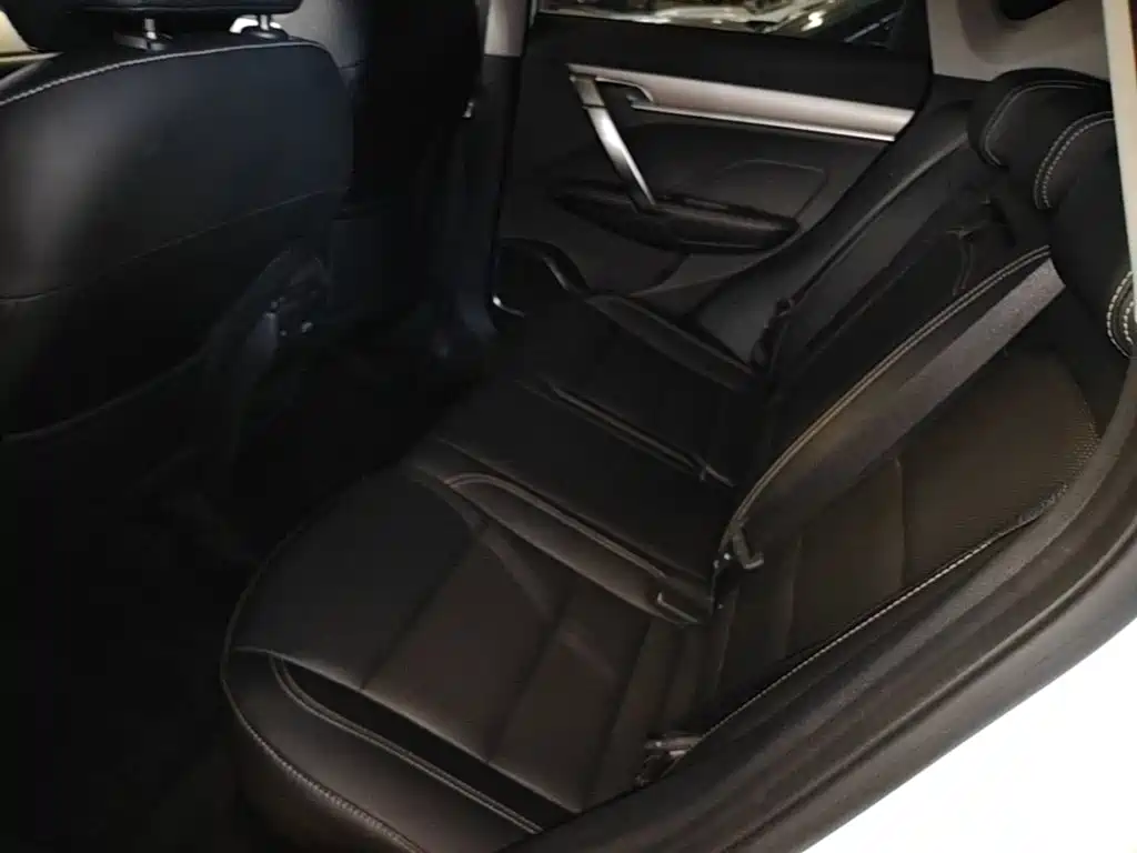 Geely Binyue — миниатюра 17