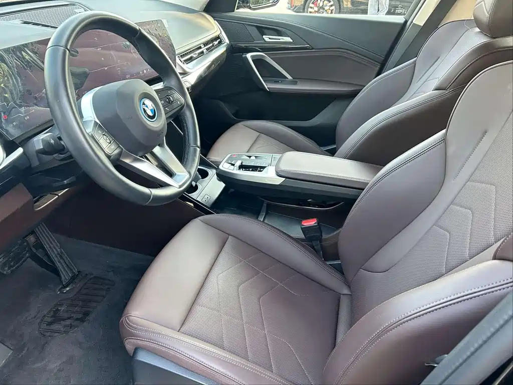 BMW iX1 — миниатюра 13