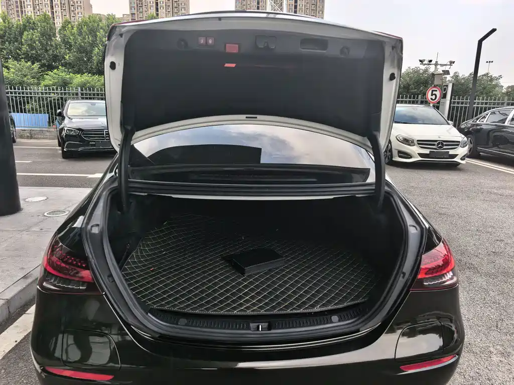 Mercedes-Benz E-Class New Energy — миниатюра 14