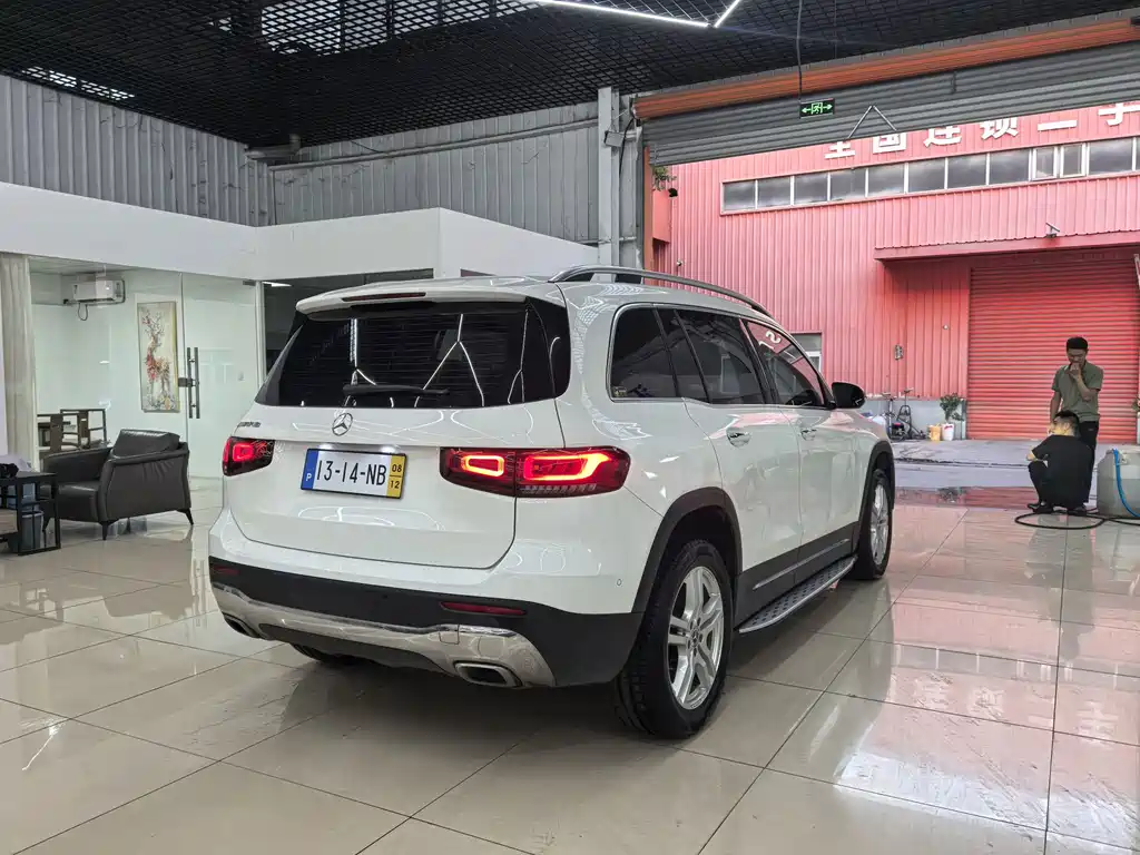 Mercedes-Benz GLB — миниатюра 21
