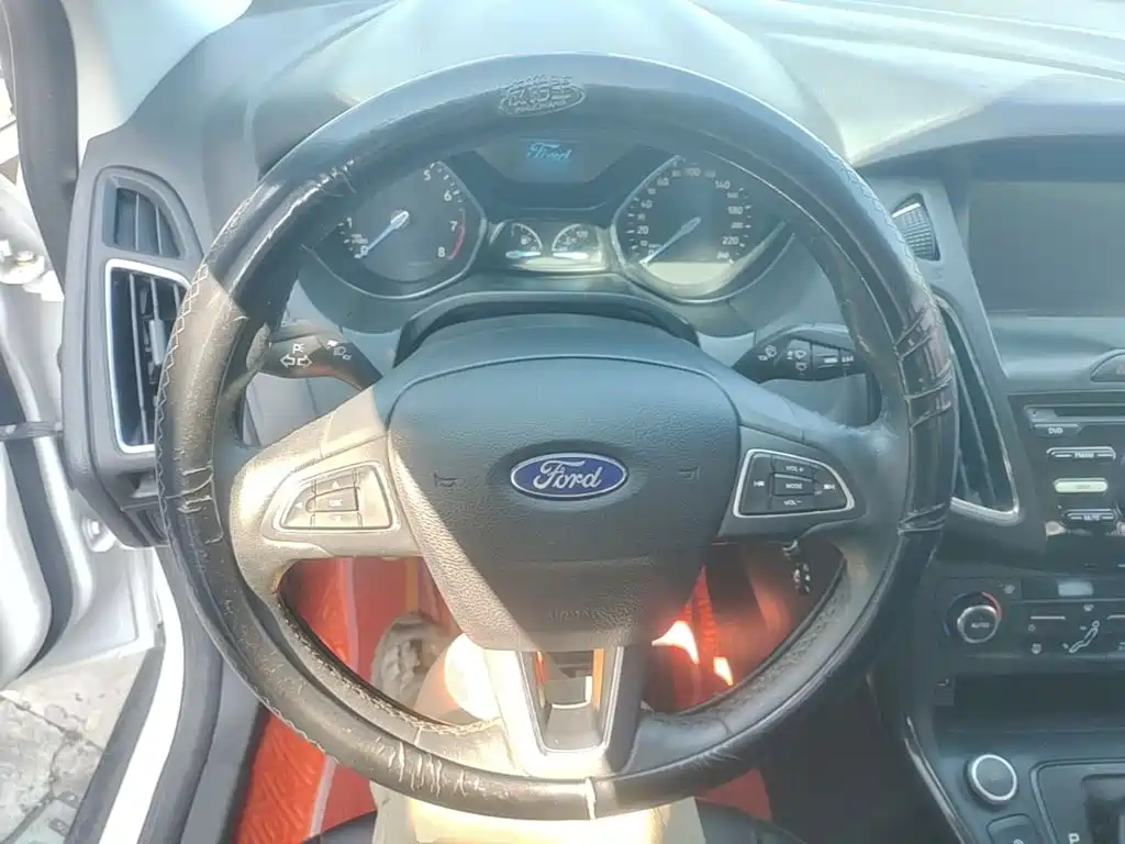 Ford Focus — миниатюра 11