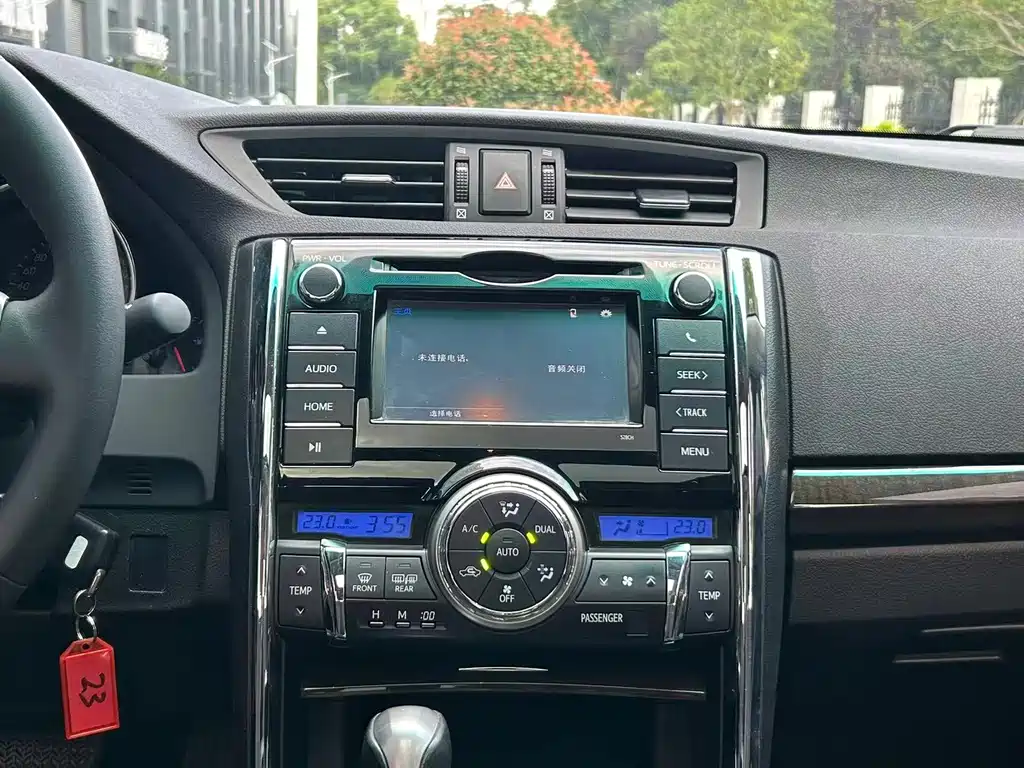 Toyota Reiz — миниатюра 19