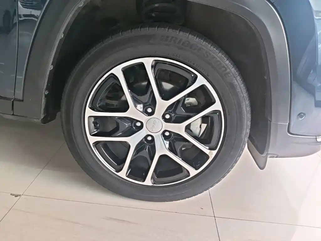 Jeep Grand Commander — миниатюра 23